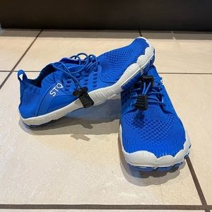 Lightweight & Breathable Water Shoes.  Sz 1.5